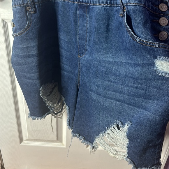 Distressed Denim Overall Shorts - Picture 4 of 12